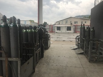 Metal technical gas cylinders